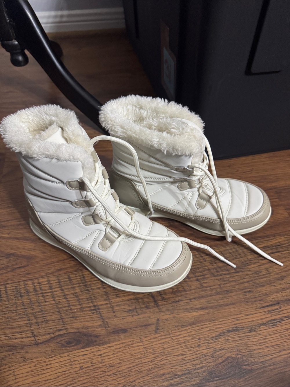 totes Cream Faux-Fur Lined Winter Lace-Up Ankle Boots SS7